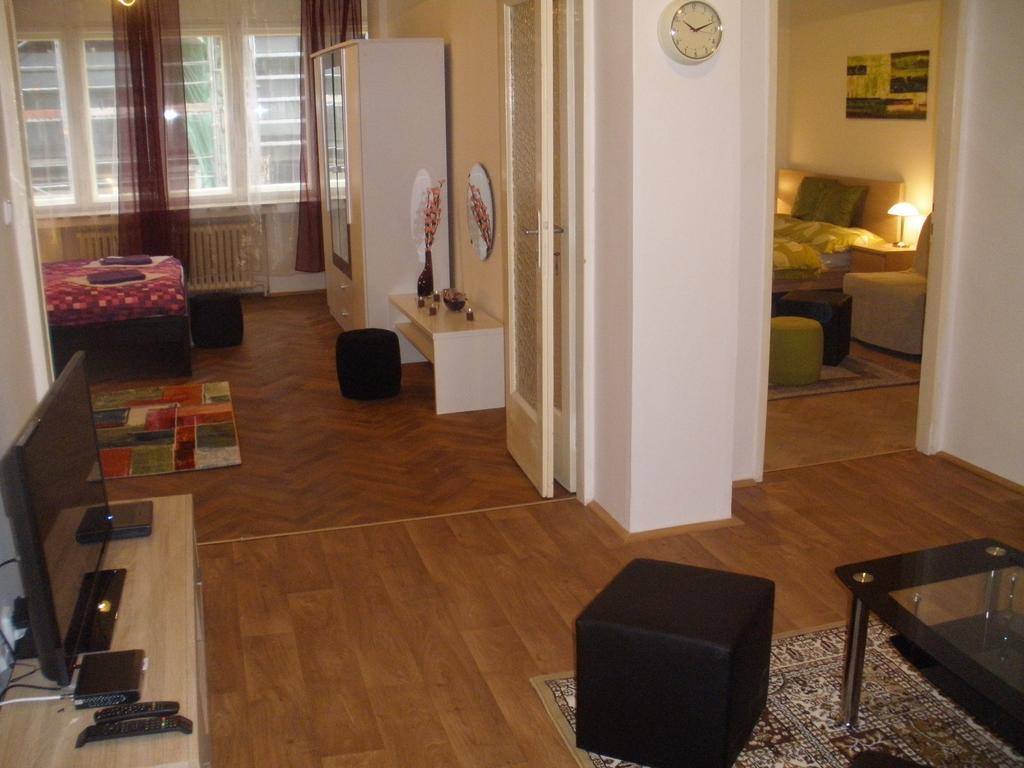 Apartments Tronicek Prag Rum bild
